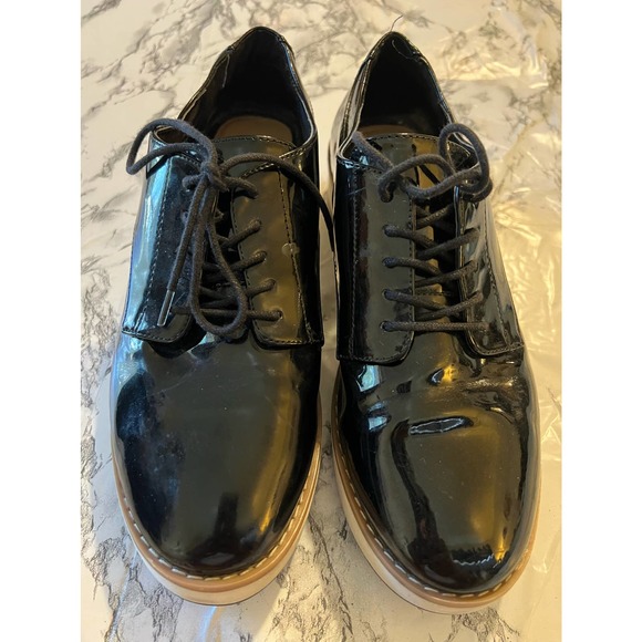 SPRING Shiny black shoes with white soles - Women size 7 - Picture 1 of 4